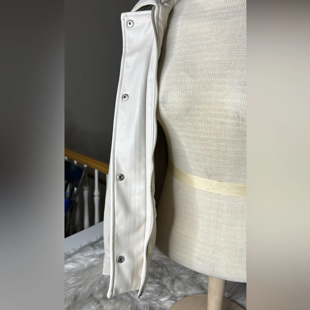 H&M Cream Faux Leather Jacket Size Small EUC - Picture 5 of 6